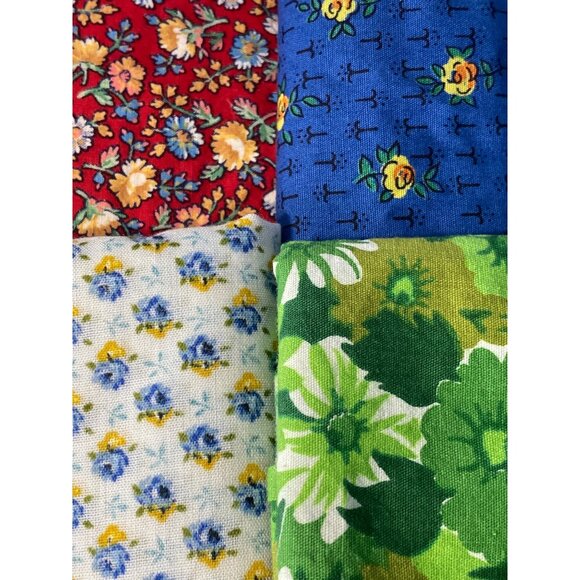 Fabric Floral Red Blue White Green Quilting Sewing Arts Crafts Remnants VTG - Picture 1 of 16